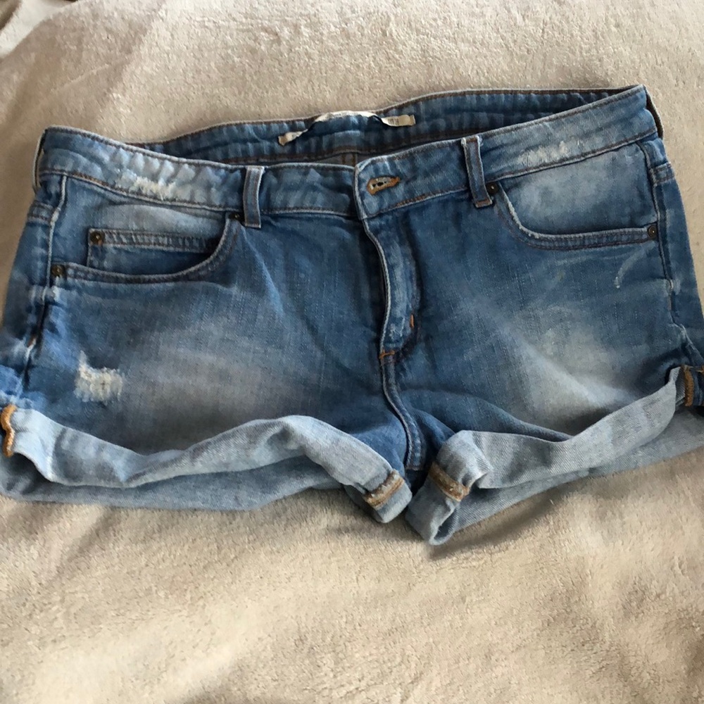 Leara woman’s shorts
